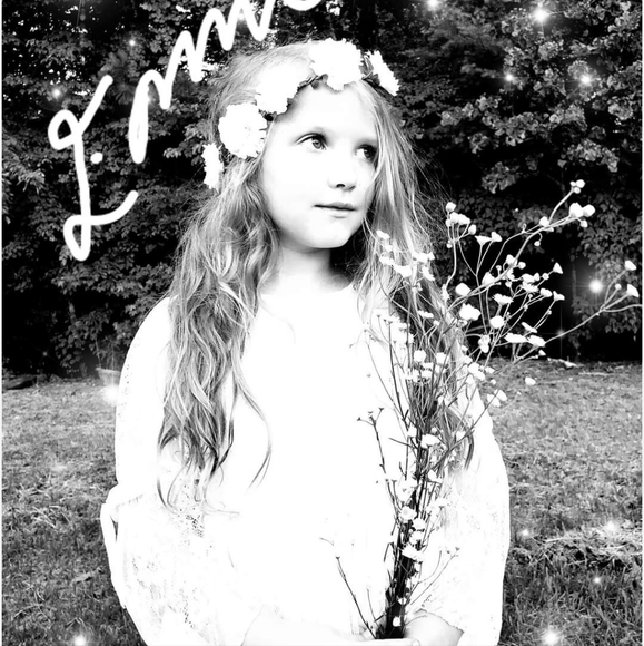 Meet your Posher, Lola - Picture 4 of 15